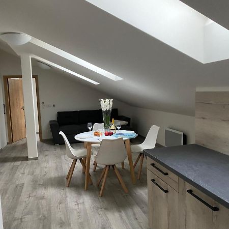 Apartmán Klicperovo 2Kk Hradec Králové Exteriér fotografie